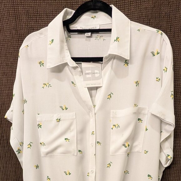Emily Daniels Womens Plus Sz 2XL Short Sleeve Tie Front Button Front Blouse NWT - Picture 1 of 6